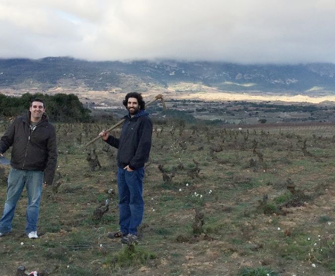 winemaking brothers arturo and kike of bodegas artuke in the Rioja vineyard