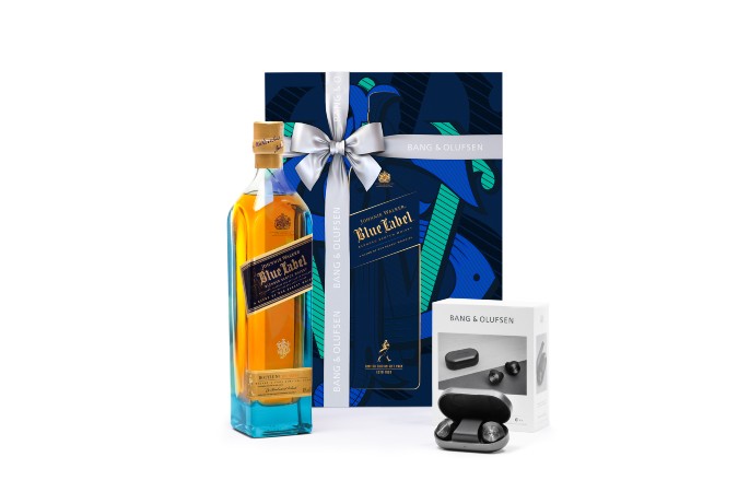johnnie walker blue label bang and olufson gift set