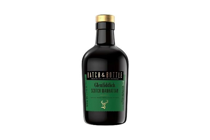 bottled cocktail by batch and bottle with glenfiddich scotch whisky manhattan